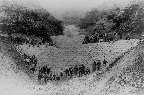 赤川水系松沢川砂防堰堤(昭和28年)